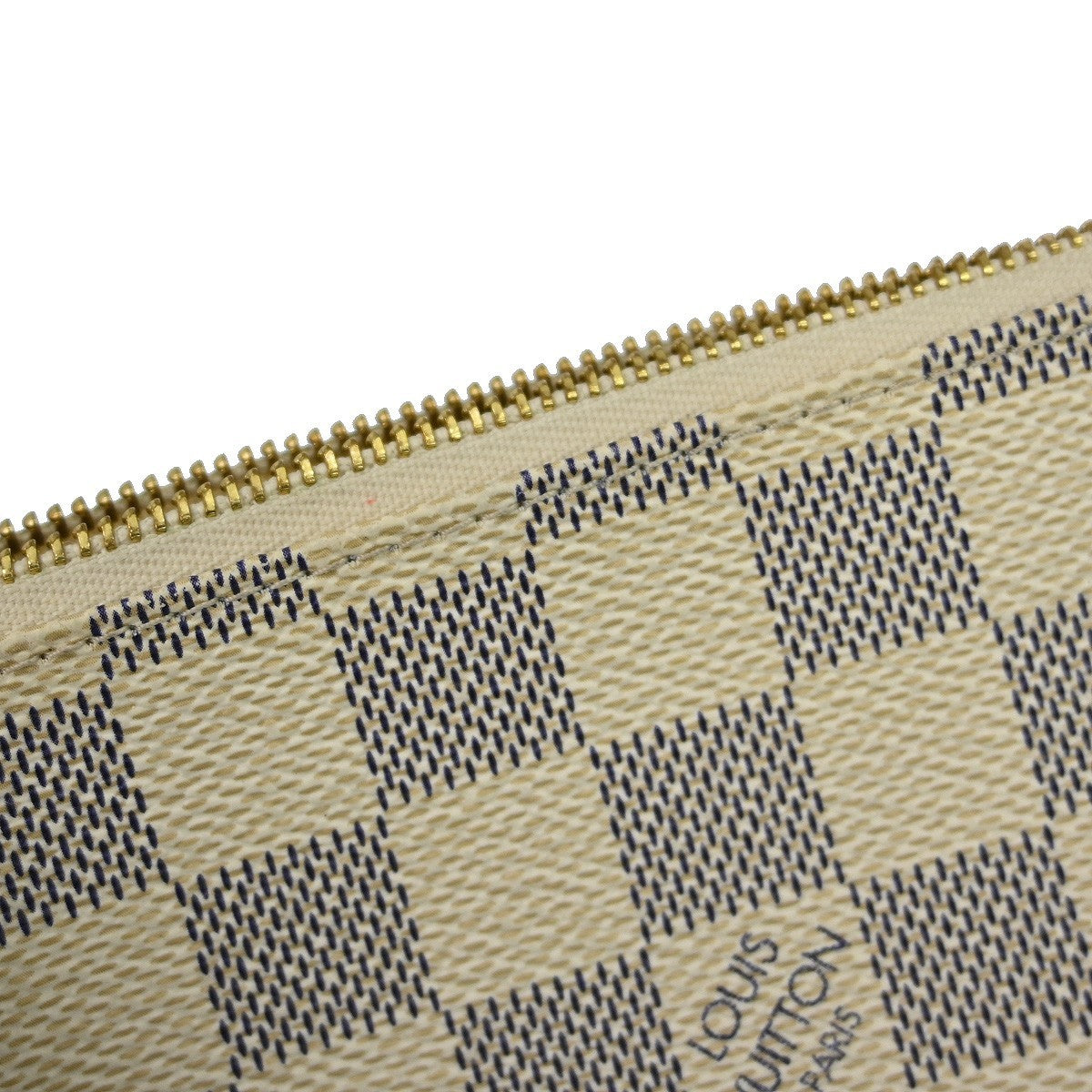 Louis Vuitton Mini Pochette Accessoires Damier Canvas White Canvas Clutche & Pouche Bag (Pre-Owned)