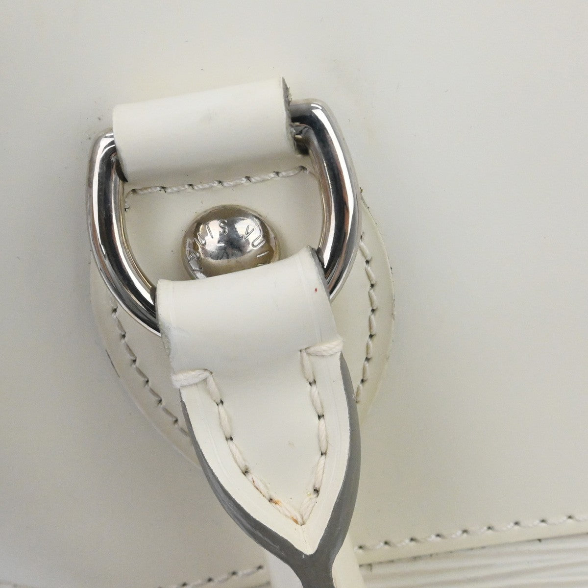 Louis Vuitton Passy Tote Epi Leather White Leather Handbag (Pre-Owned)