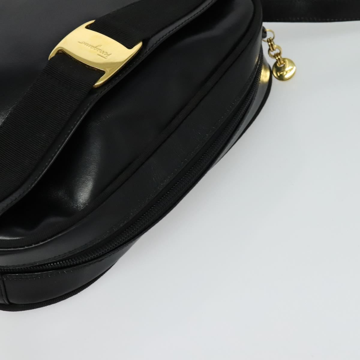Salvatore Ferragamo Vara Bow Camera Shoulder Bag Leather Black Leather Shoulder Bag Bag (Pre-Owned)