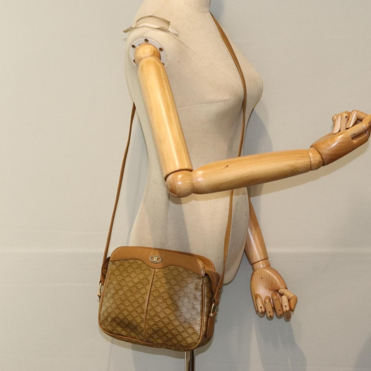 Celine Vintage Macadam Shoulder Bag Canvas And Leather Beige Canvas Shoulder Bag Bag (Pre-Owned)