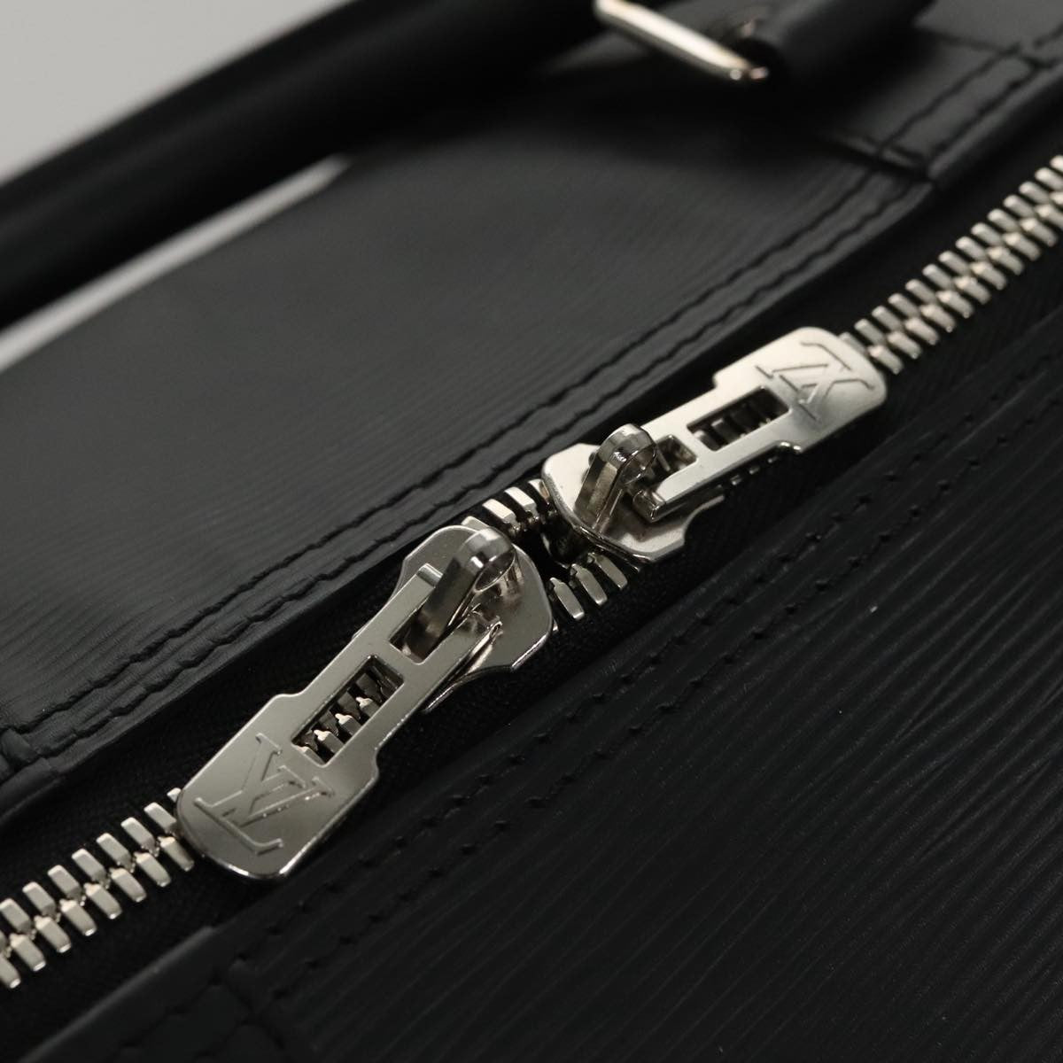 Louis Vuitton Keepall Bandouliere Bag Limited Edition Supreme Epi Leather Black Leather Bag (Pre-Owned)