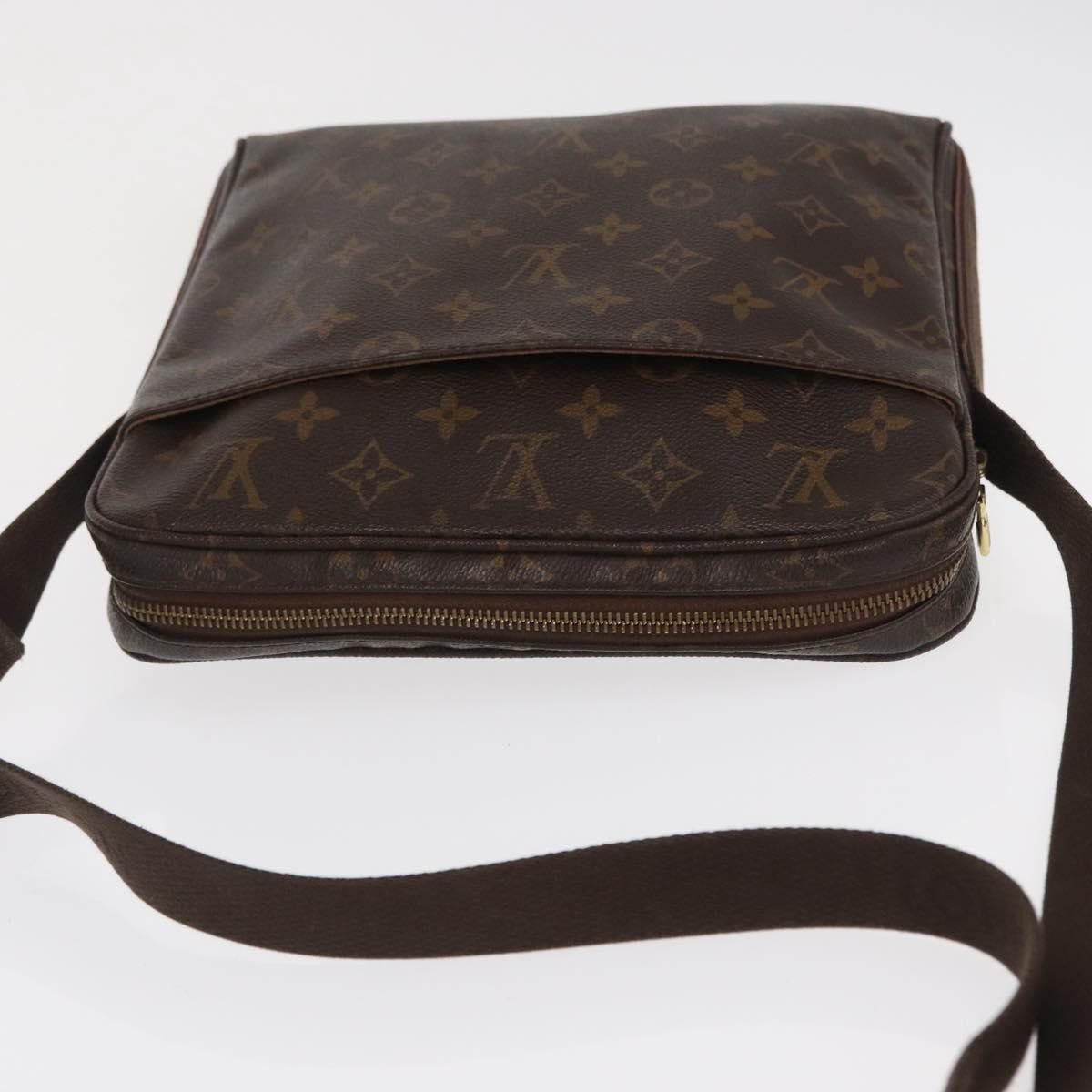 Louis Vuitton Trotteur Beaubourg Handbag Monogram Canvas Brown Canvas Shoulder Bag Bag (Pre-Owned)