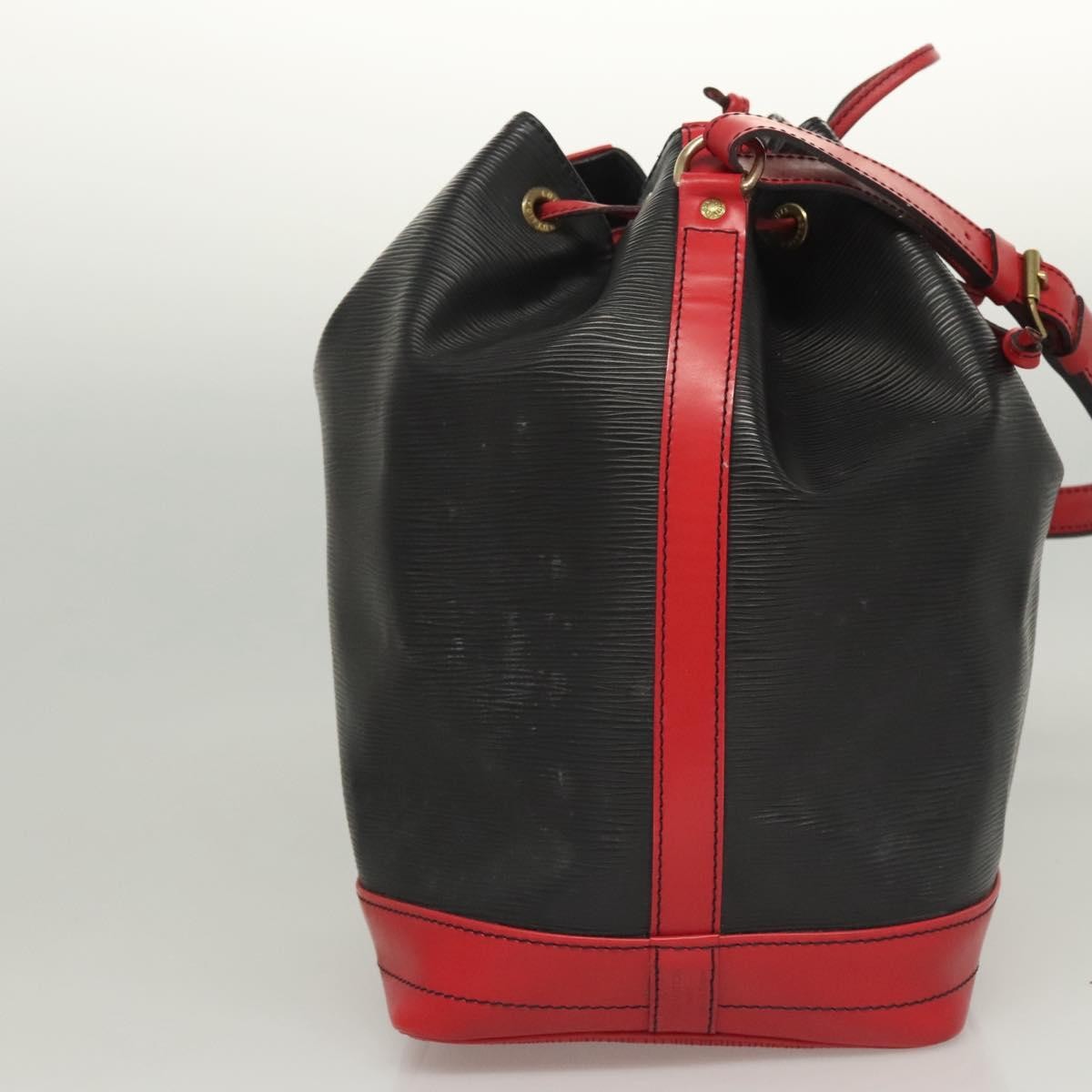 Louis Vuitton Bicolor Noe Handbag Epi Leather Black Leather Shoulder Bag Bag (Pre-Owned)