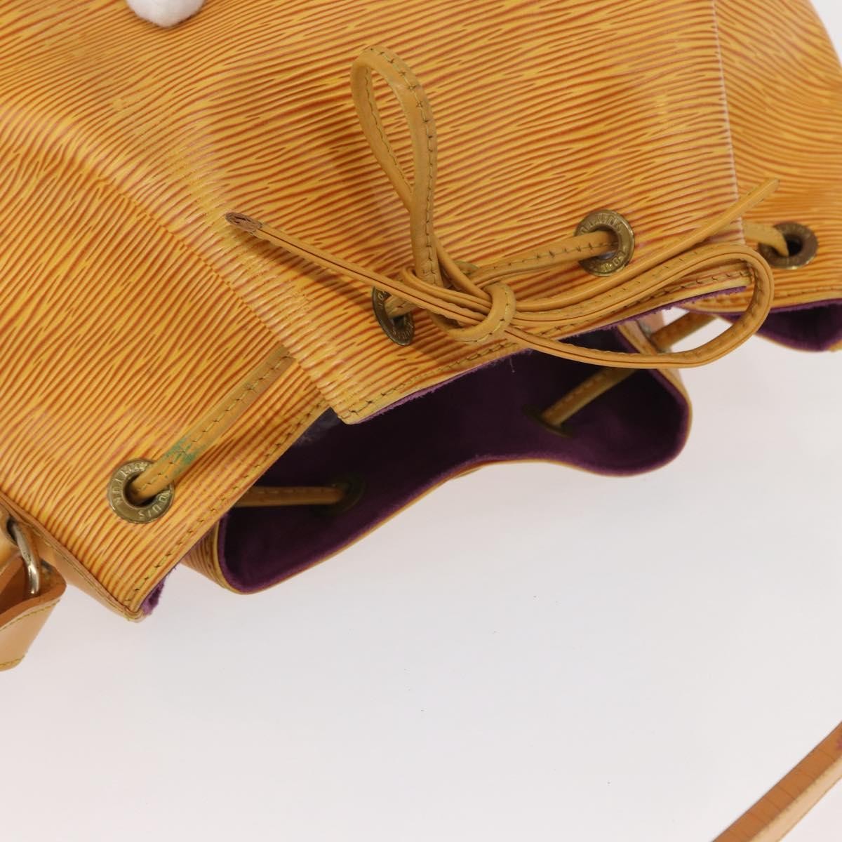 Louis Vuitton Petit Noe Handbag Epi Leather Yellow Leather Shoulder Bag Bag (Pre-Owned)