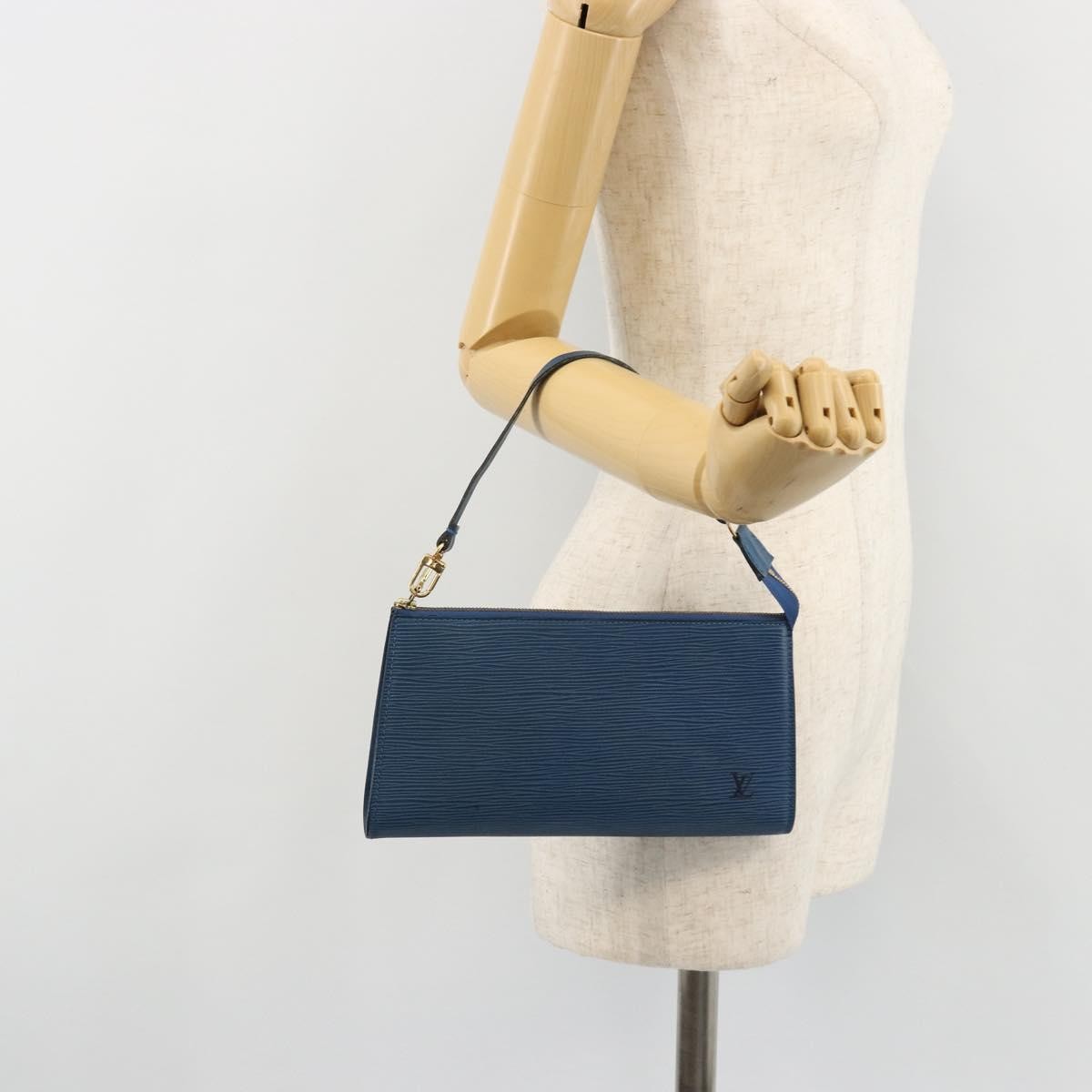Louis Vuitton Pochette Accessoires Nm Epi Leather Blue Leather Clutche & Pouche Bag (Pre-Owned)