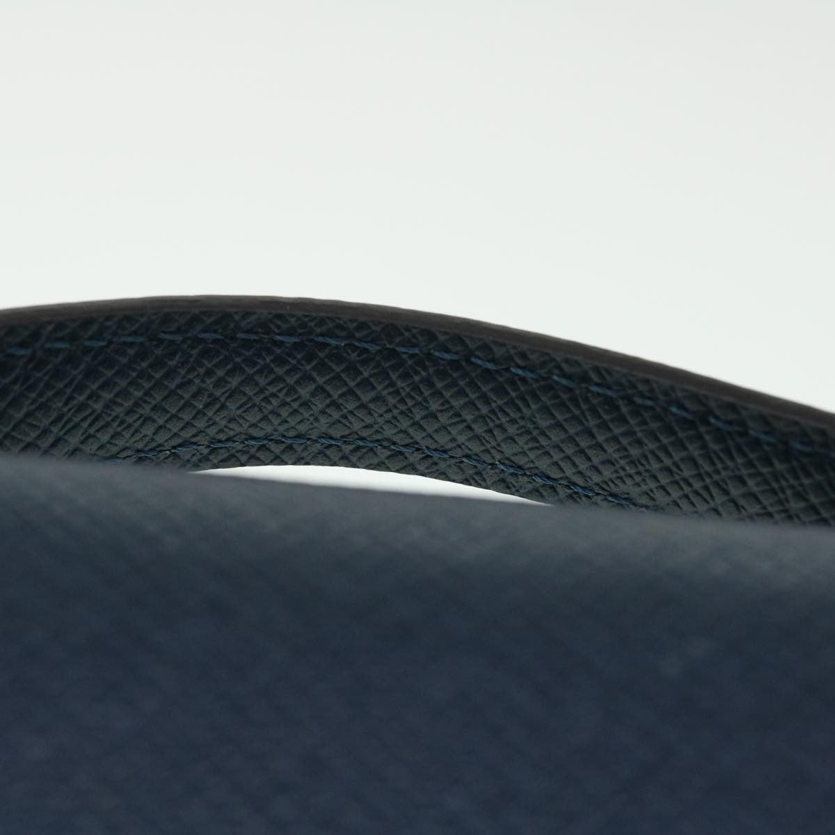 Louis Vuitton Zippy Xl Taiga Leather Navy Leather Wallets Accessory (Pre-Owned)