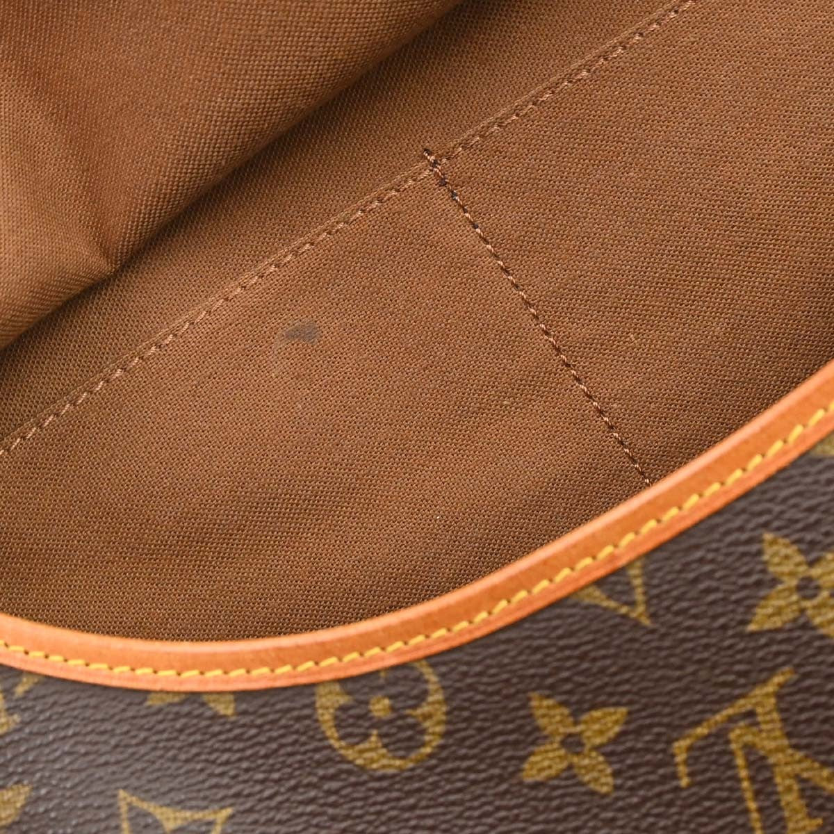 Louis Vuitton Saumur Messenger Bag Monogram Canvas Brown Canvas Handbag (Pre-Owned)