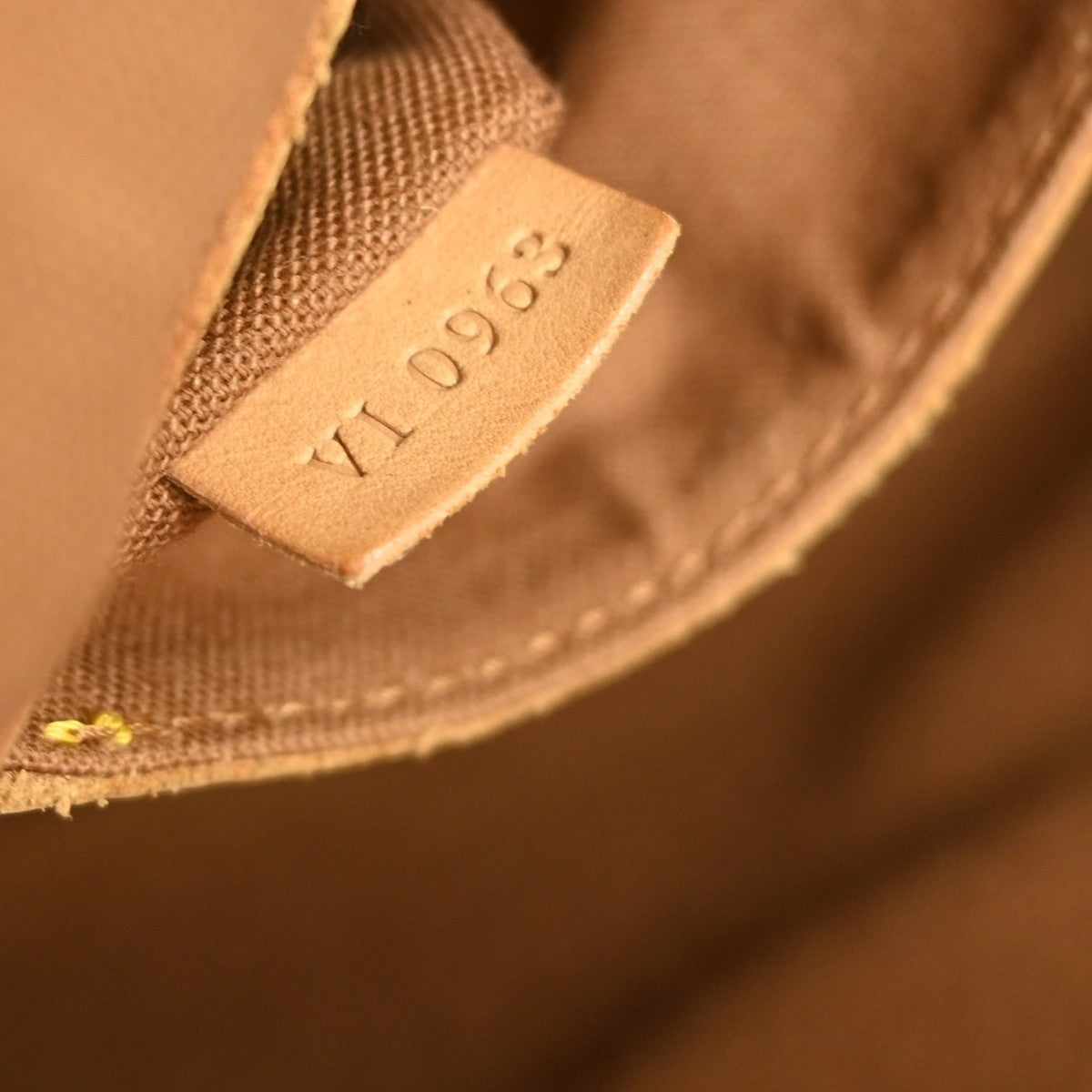 Louis Vuitton Alma Handbag Monogram Canvas Brown Canvas Handbag (Pre-Owned)