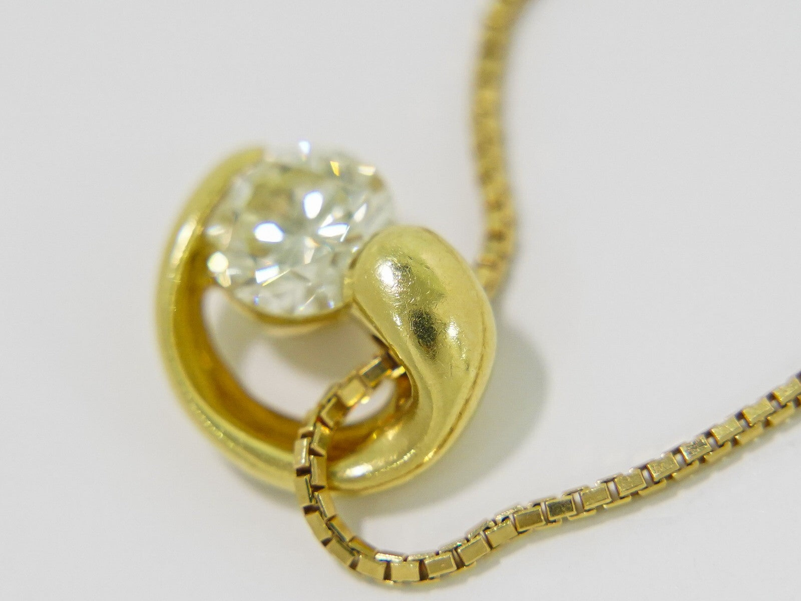 Tiffany & Co. Heart Pendant Necklace 18K Yellow Gold With Diamonds Gold Yellow_Gold Necklace Jewelry (Pre-Owned)