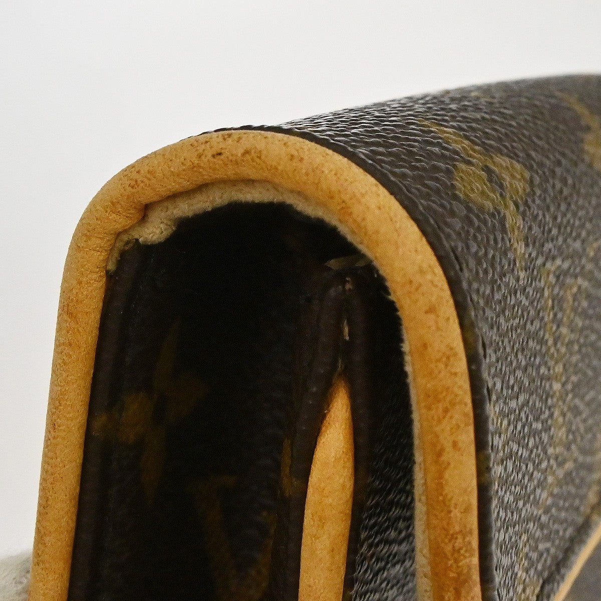 Louis Vuitton Florentine Waist Bag Monogram Canvas Brown Canvas Clutche & Pouche Bag (Pre-Owned)