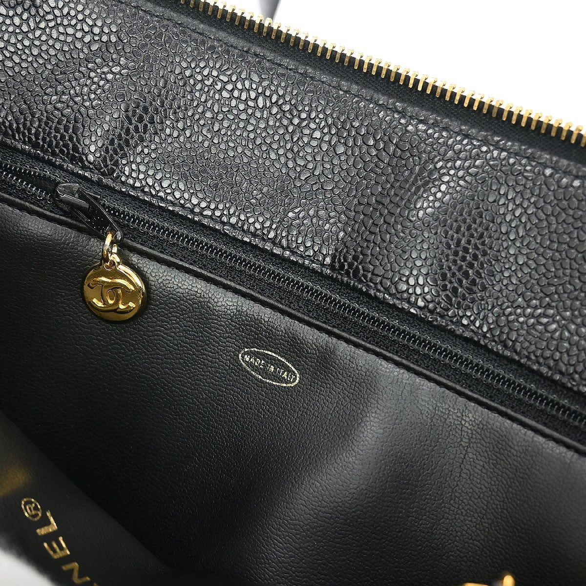 Chanel Vintage Zip Shoulder Bag Chevron Caviar Black Calfskin Shoulder Bag Bag (Pre-Owned)
