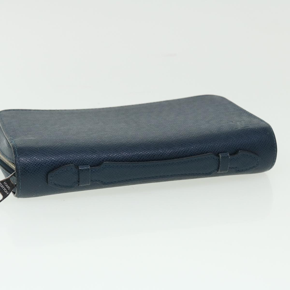Louis Vuitton Zippy Xl Taiga Leather Navy Leather Wallets Accessory (Pre-Owned)