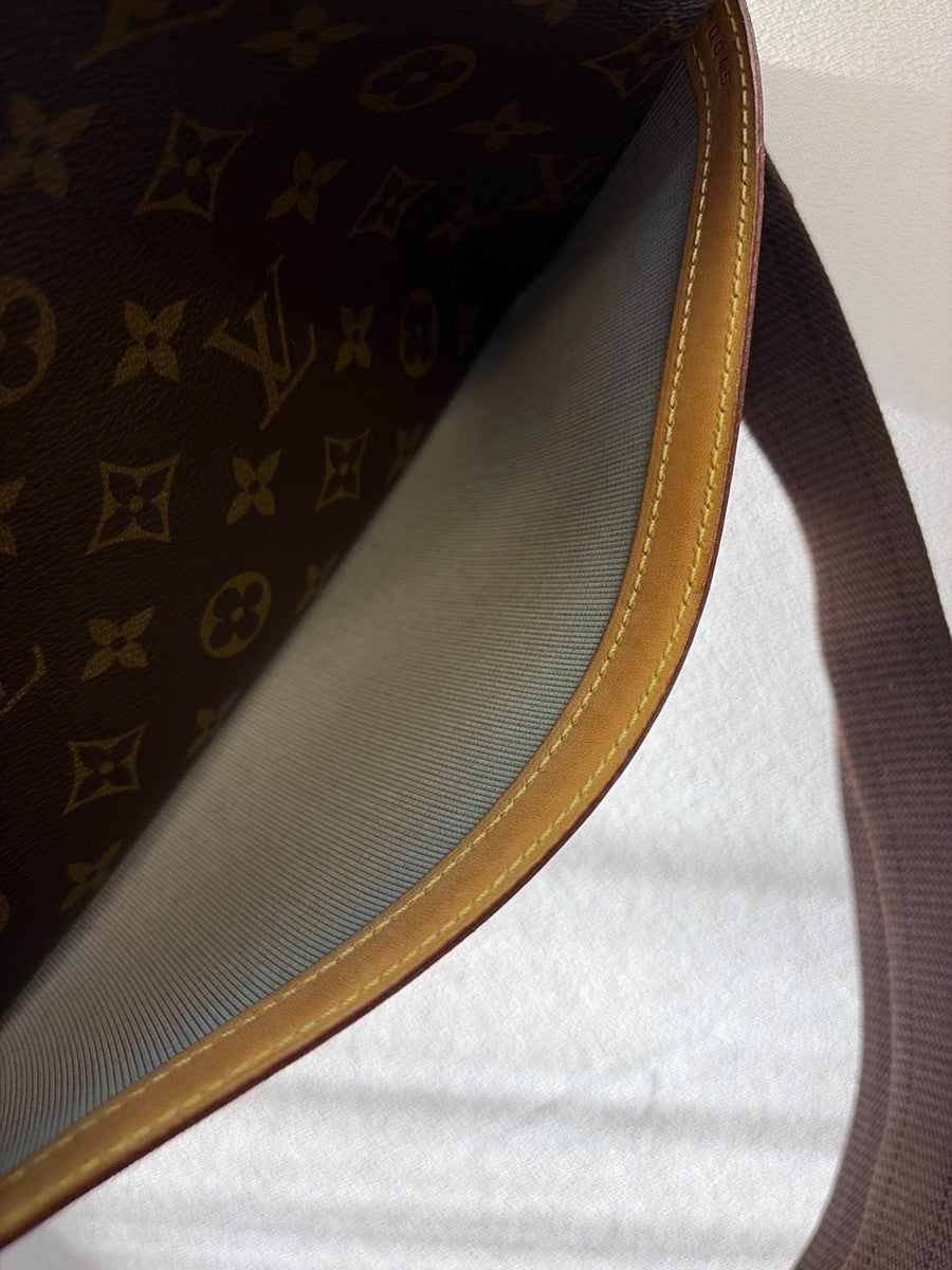 Louis Vuitton Reporter Bag Monogram Canvas Brown Canvas Shoulder Bag Bag (Pre-Owned)