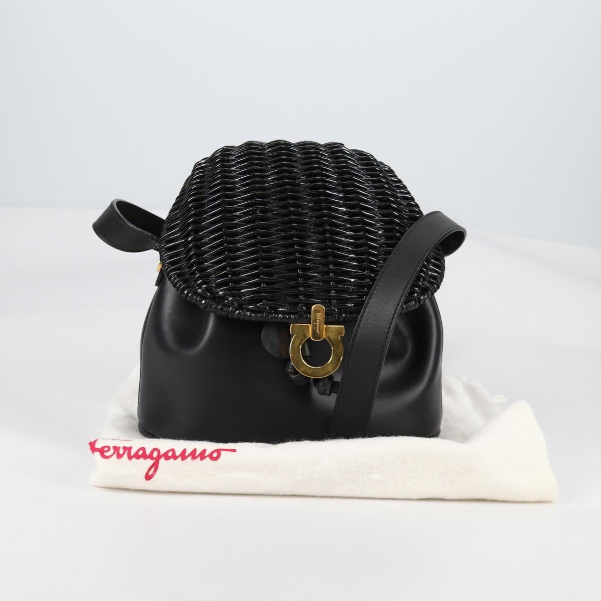 Salvatore Ferragamo Gancini Shoulder Bag Leather Black Leather Shoulder Bag Bag (Pre-Owned)