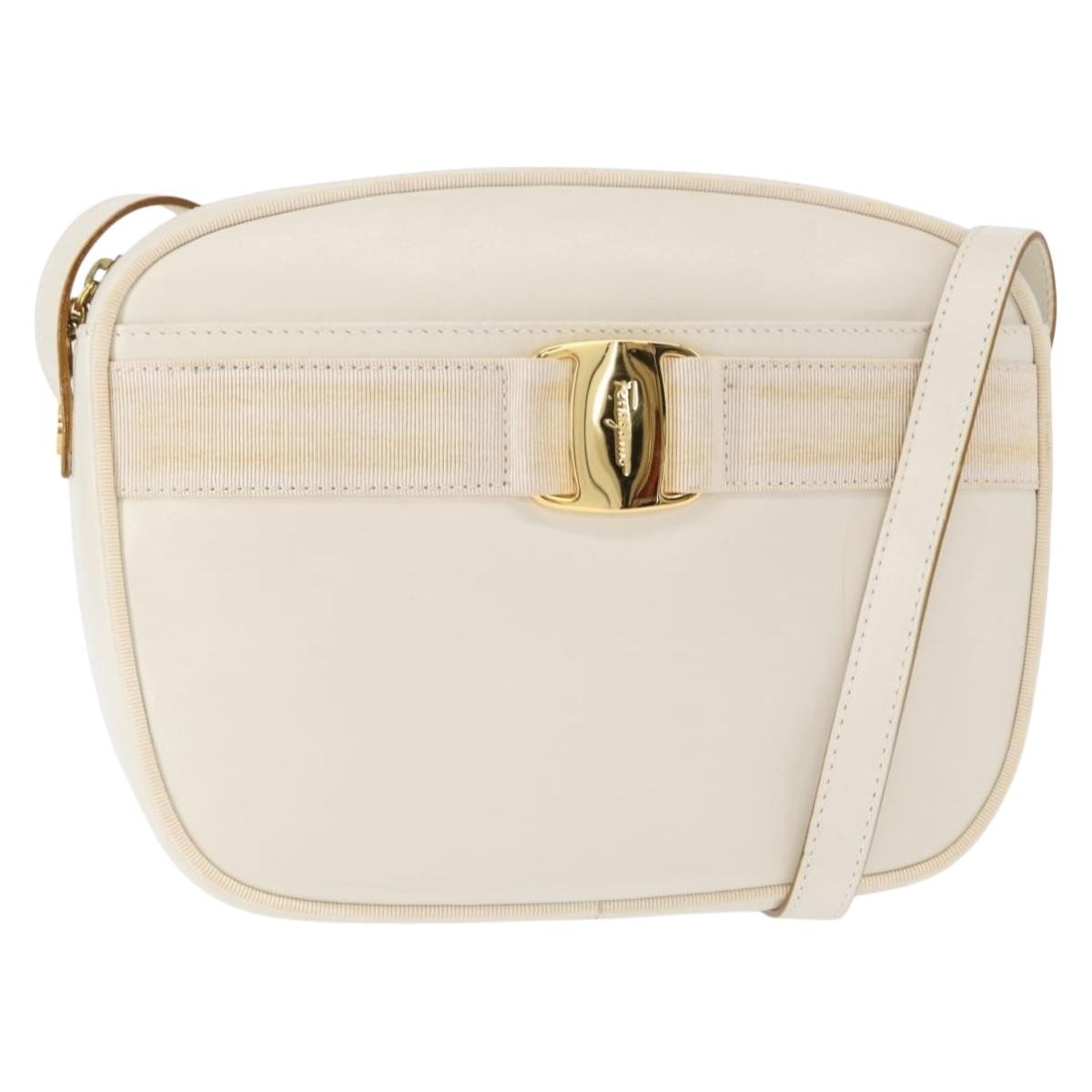 Salvatore Ferragamo Vala Shoulder Bag Leather White Leather Shoulder Bag Bag (Pre-Owned)