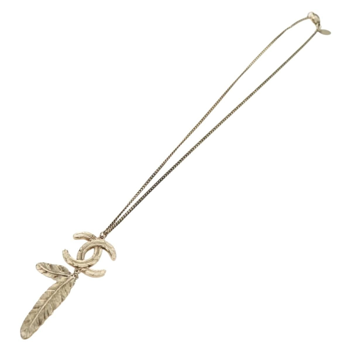 Chanel Feather Cc Pendant Necklace Metal Gold Metal Necklace Jewelry (Pre-Owned)