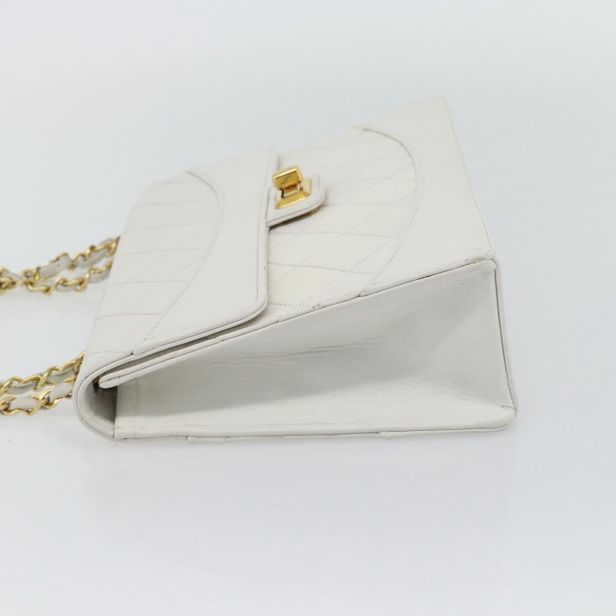Chanel Vintage Mademoiselle Lock Trapezoid Flap Bag Quilted Lambskin White Leather Shoulder Bag Bag (Pre-Owned)