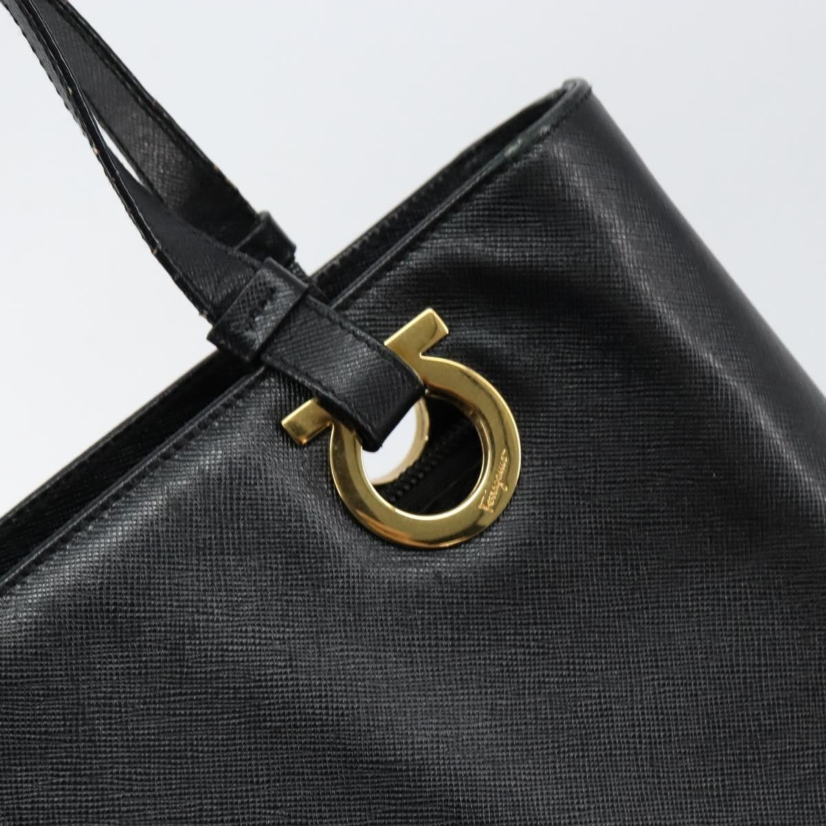Salvatore Ferragamo Gancini Handbag Leather Black Leather Handbag (Pre-Owned)