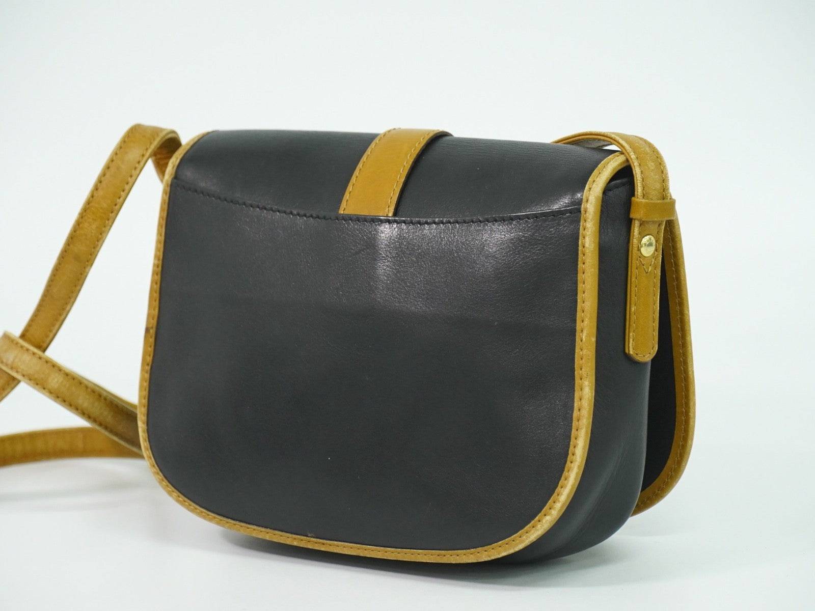 Celine Vintage Shoulder Bag Leather Black Leather Shoulder Bag Bag (Pre-Owned)