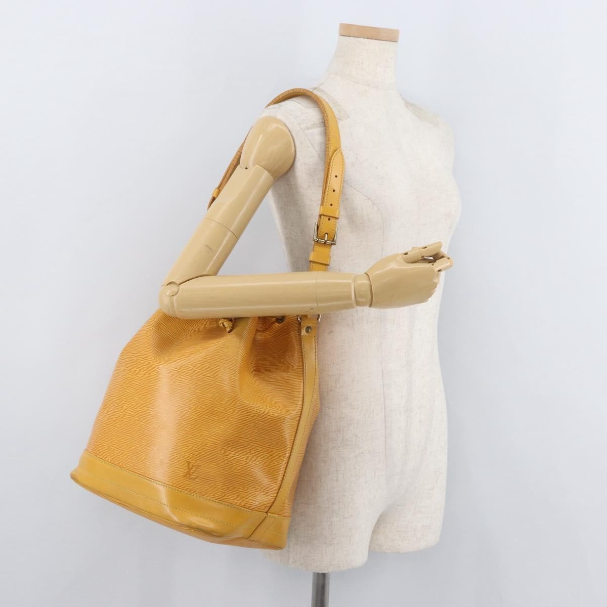 Louis Vuitton Noe Handbag Epi Leather Yellow Leather Shoulder Bag Bag (Pre-Owned)