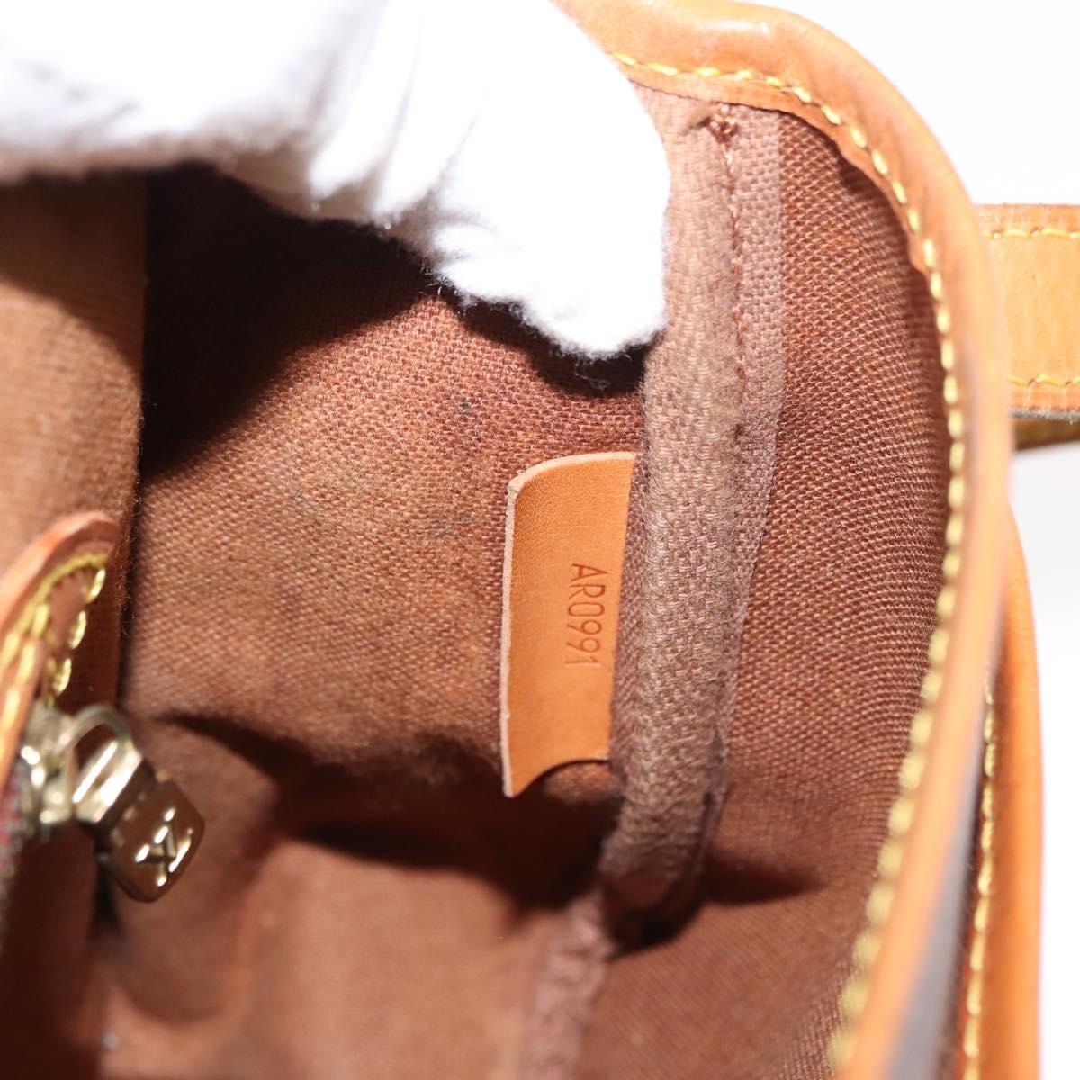 Louis Vuitton Sac Gibeciere Messenger Bag Monogram Canvas Brown Canvas Bag (Pre-Owned)