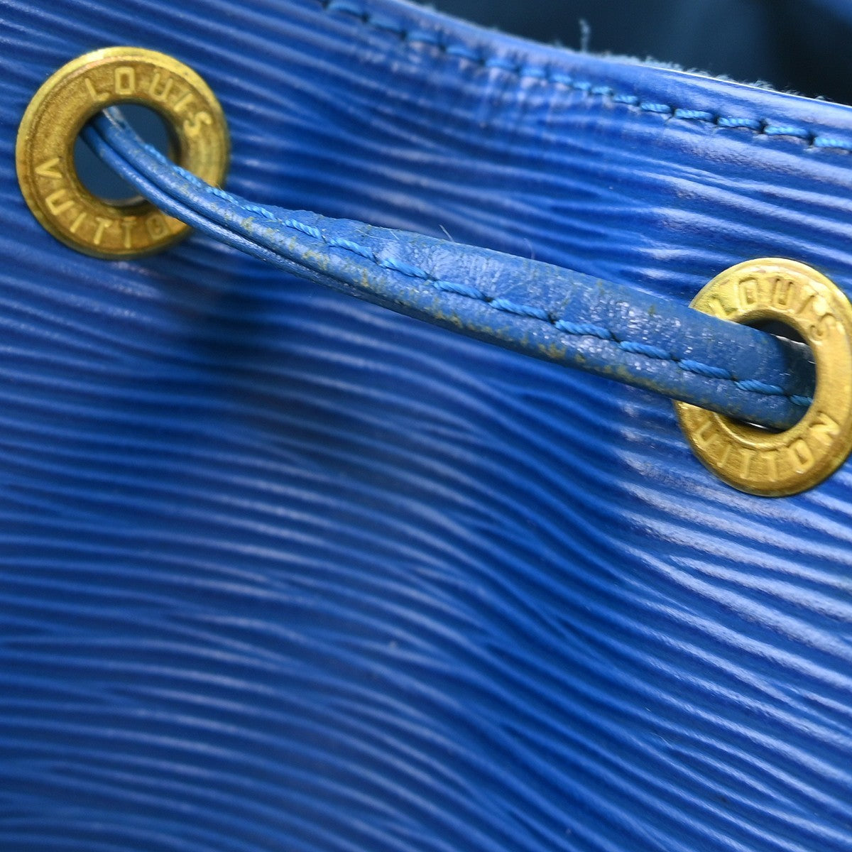 Louis Vuitton Noe Handbag Epi Leather Blue Leather Shoulder Bag Bag (Pre-Owned)
