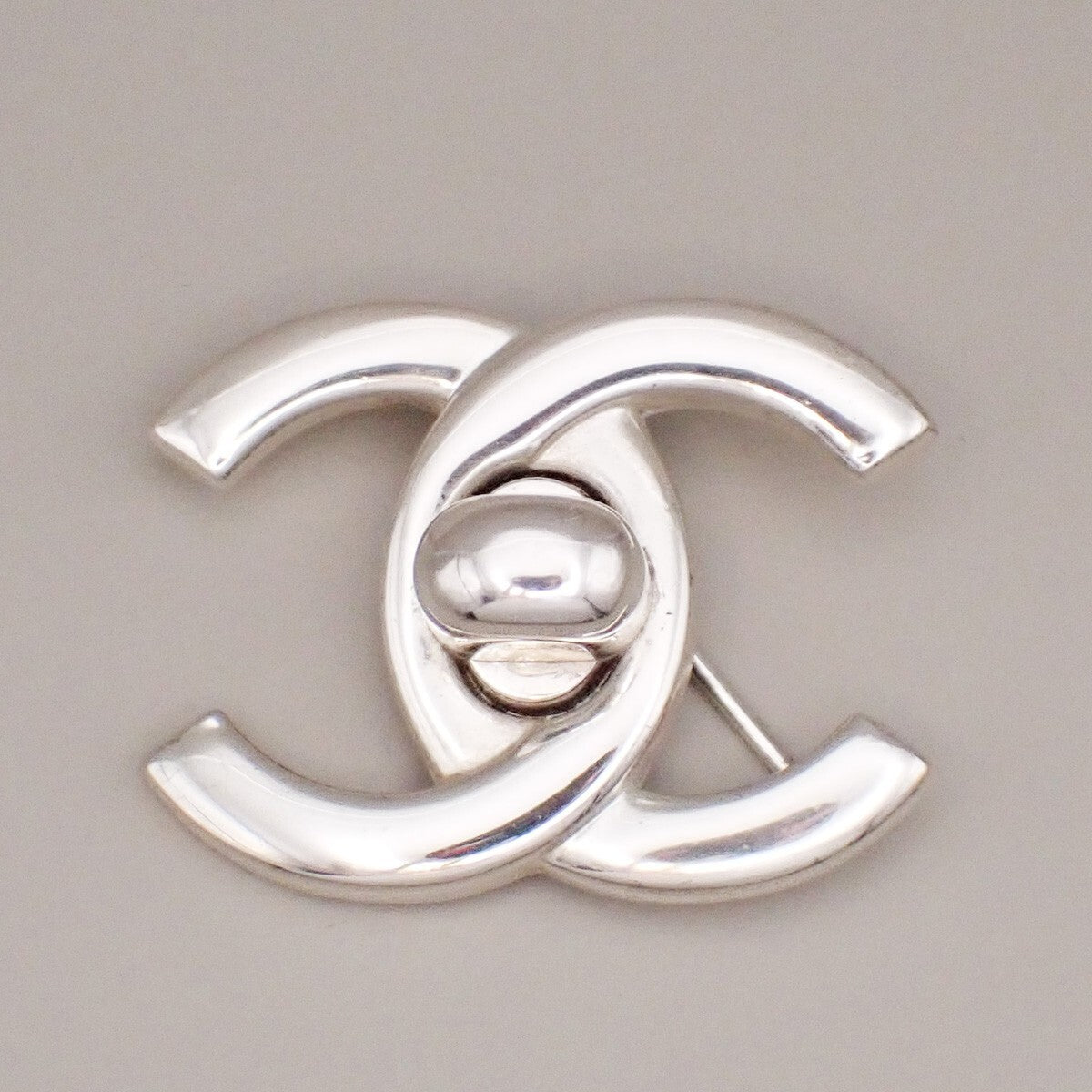Chanel Vintage Cc Turnlock Brooch Metal Silver Silver_Plated Brooch Jewelry (Pre-Owned)