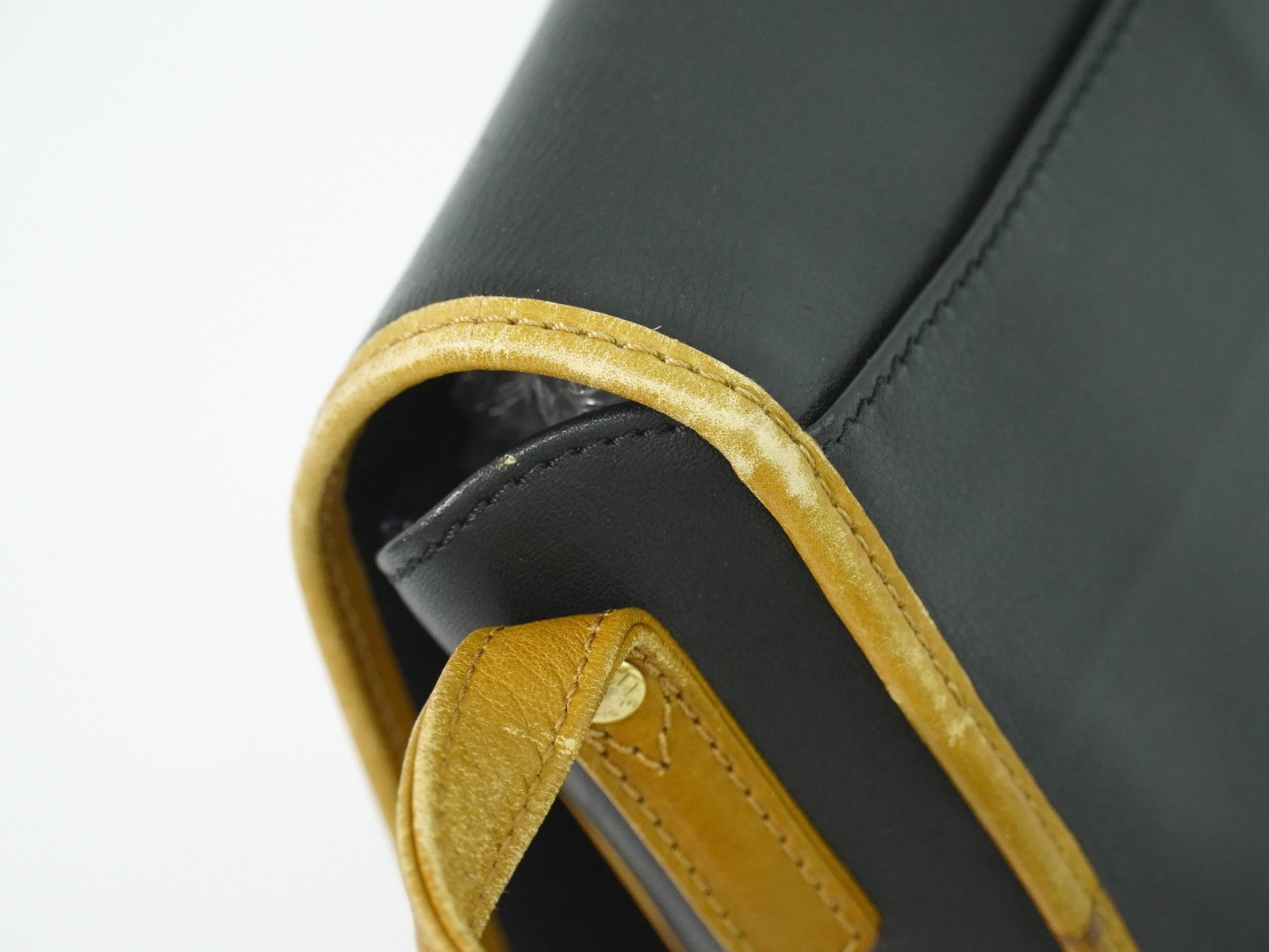 Celine Vintage Shoulder Bag Leather Black Leather Shoulder Bag Bag (Pre-Owned)