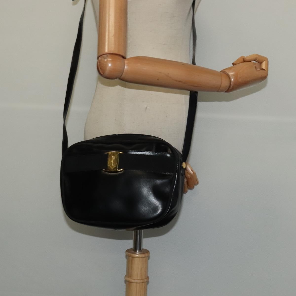 Salvatore Ferragamo Vara Bow Camera Shoulder Bag Leather Black Leather Shoulder Bag Bag (Pre-Owned)