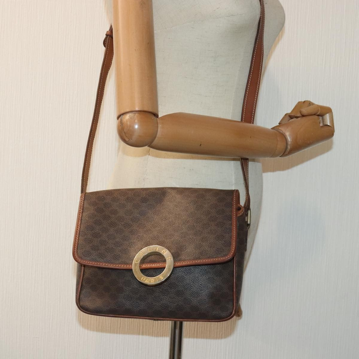 Celine Vintage Macadam Circle Logo Shoulder Bag Canvas And Leather Brown Canvas Shoulder Bag Bag (Pre-Owned)
