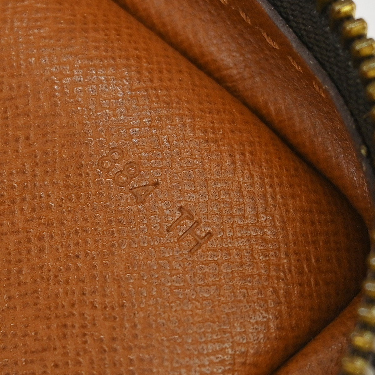 Louis Vuitton Amazone Bag Monogram Canvas Brown Canvas Shoulder Bag Bag (Pre-Owned)