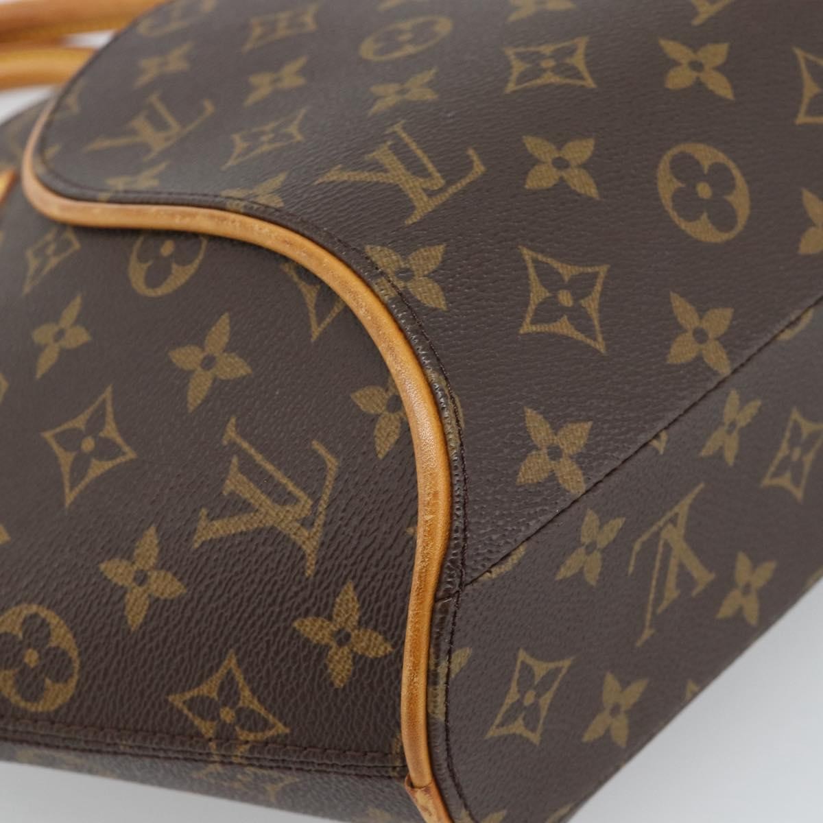 Louis Vuitton Ellipse Bag Monogram Canvas Multicolour Canvas Handbag (Pre-Owned)