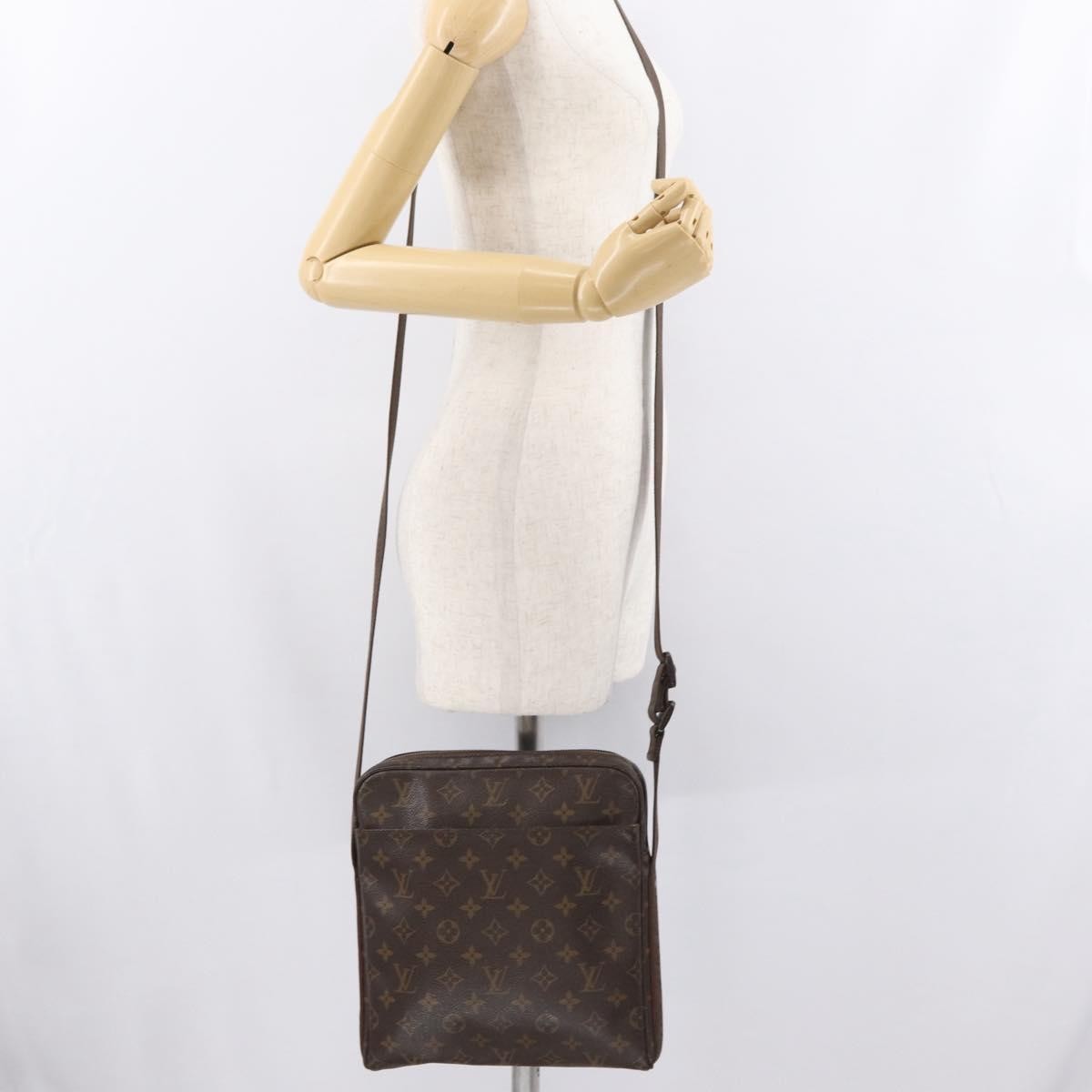 Louis Vuitton Trotteur Beaubourg Handbag Monogram Canvas Brown Canvas Shoulder Bag Bag (Pre-Owned)