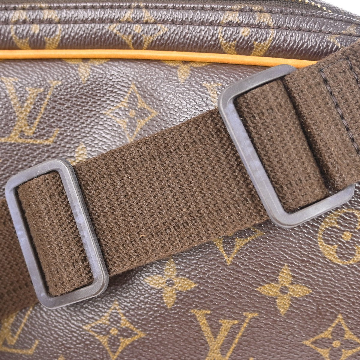 Louis Vuitton Reporter Bag Monogram Canvas Brown Canvas Shoulder Bag Bag (Pre-Owned)