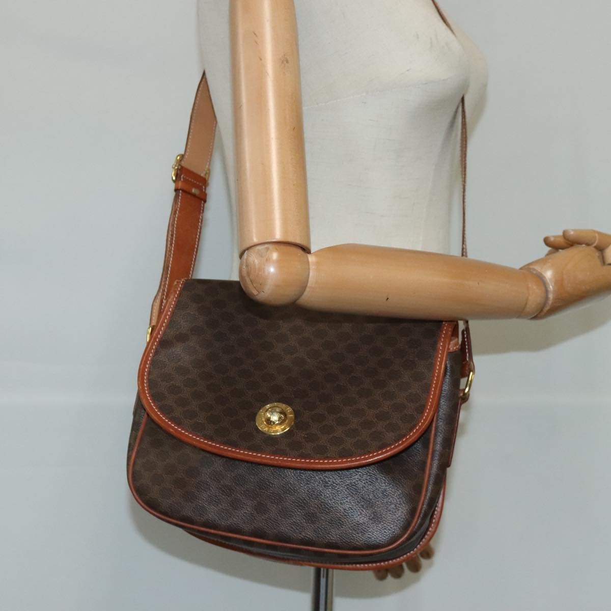 Celine Vintage Macadam Shoulder Bag Canvas And Leather Brown Canvas Shoulder Bag Bag (Pre-Owned)