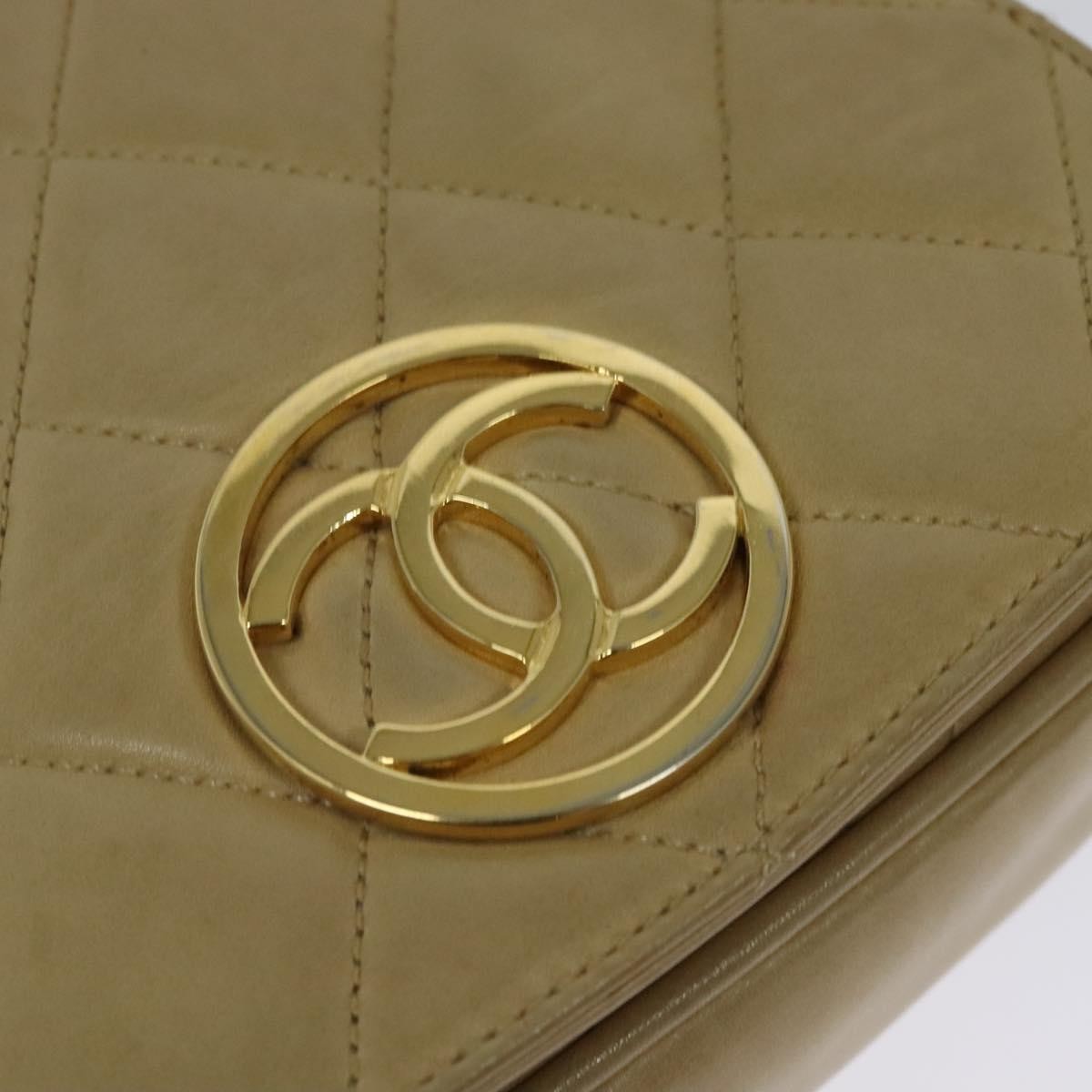 Chanel Vintage Cc Chain Flap Bag Quilted Lambskin Beige Leather Shoulder Bag Bag (Pre-Owned)