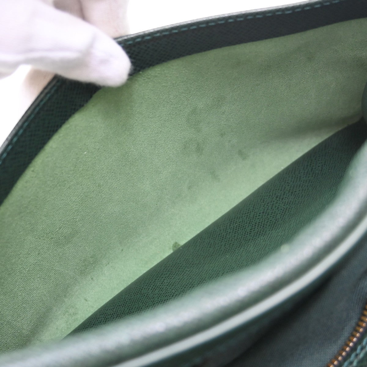 Louis Vuitton Reporter Bag Taiga Leather Green Leather Shoulder Bag Bag (Pre-Owned)