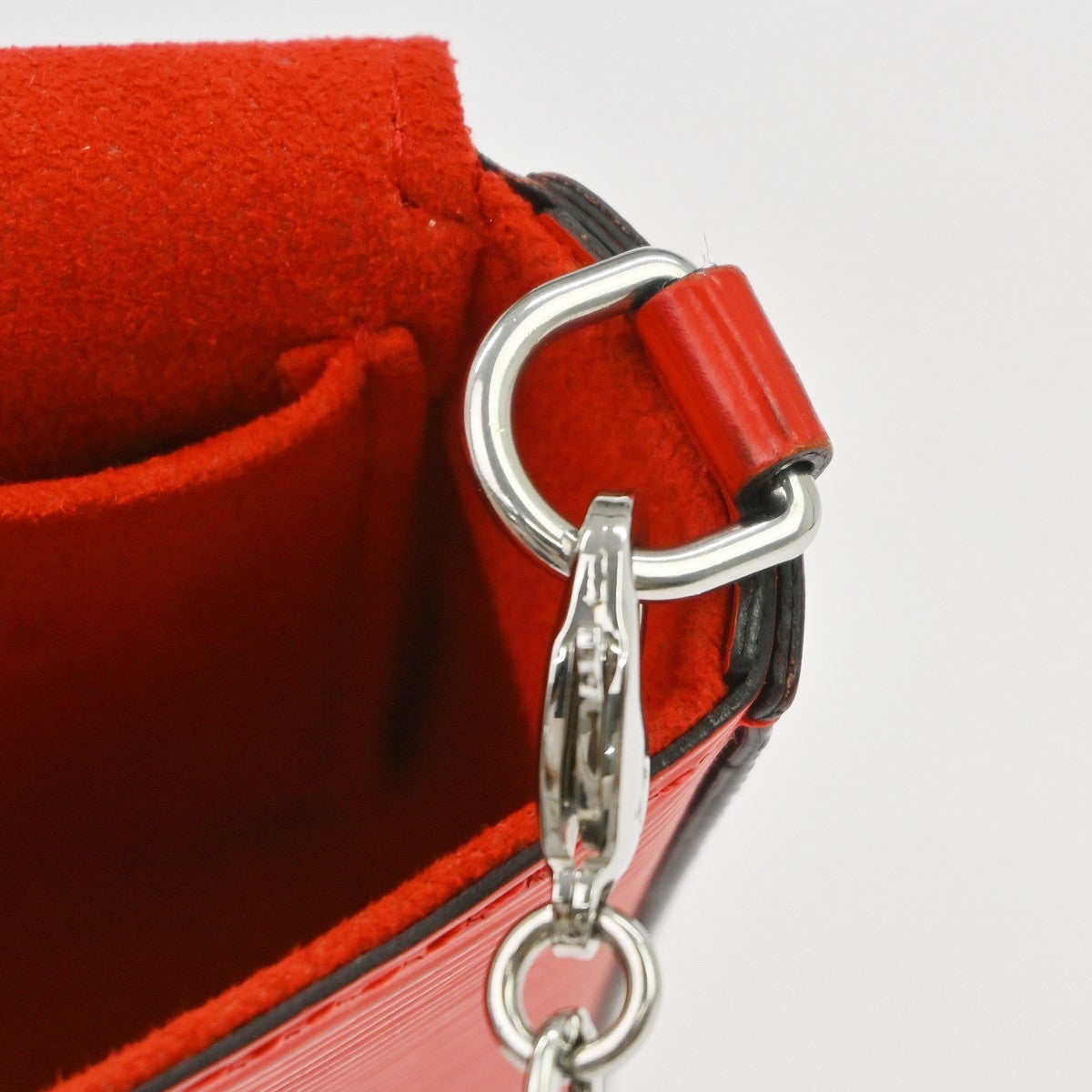 Louis Vuitton Felicie Pochette Epi Leather Red Leather Handbag (Pre-Owned)