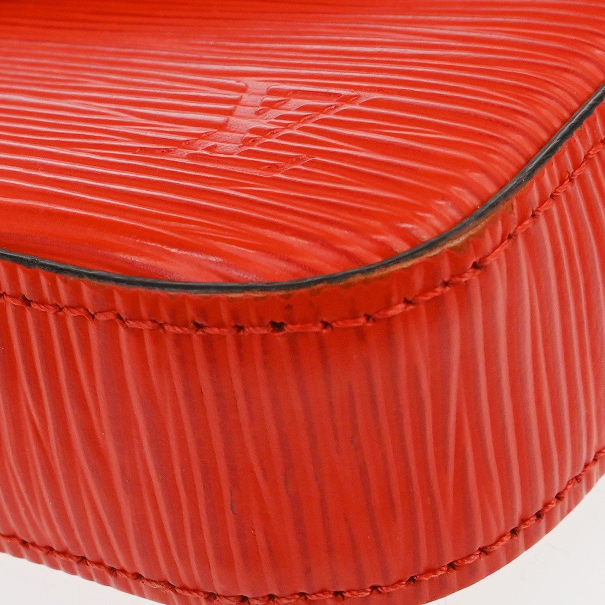 Louis Vuitton Felicie Pochette Epi Leather Red Leather Handbag (Pre-Owned)