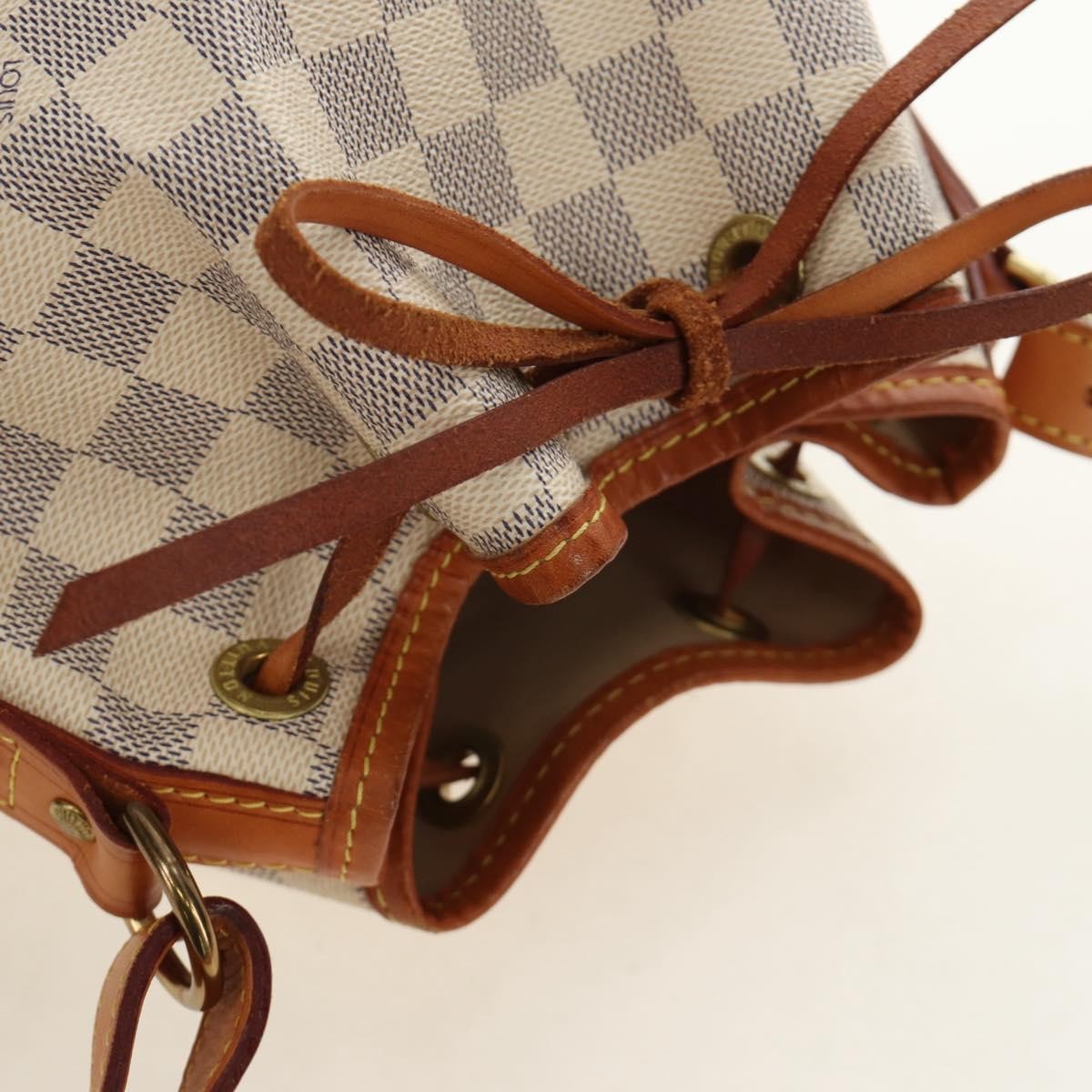 Louis Vuitton Noe Handbag Damier White Canvas Shoulder Bag Bag (Pre-Owned)