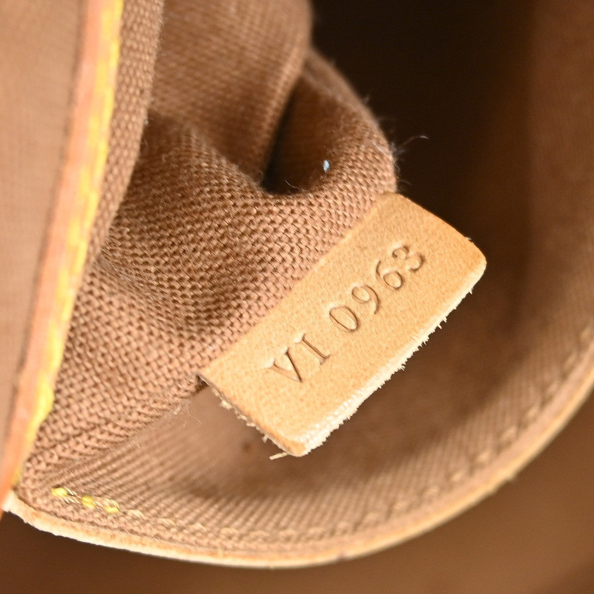 Louis Vuitton Alma Handbag Monogram Canvas Brown Canvas Handbag (Pre-Owned)