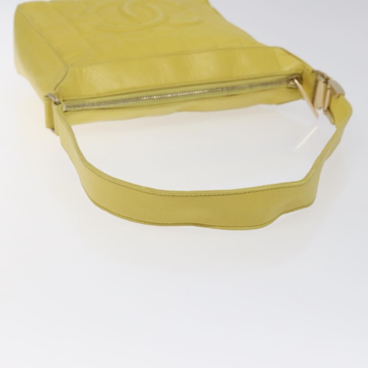 Chanel Chocolate Bar Cc Shoulder Bag Quilted Leather Yellow Leather Shoulder Bag Bag (Pre-Owned)