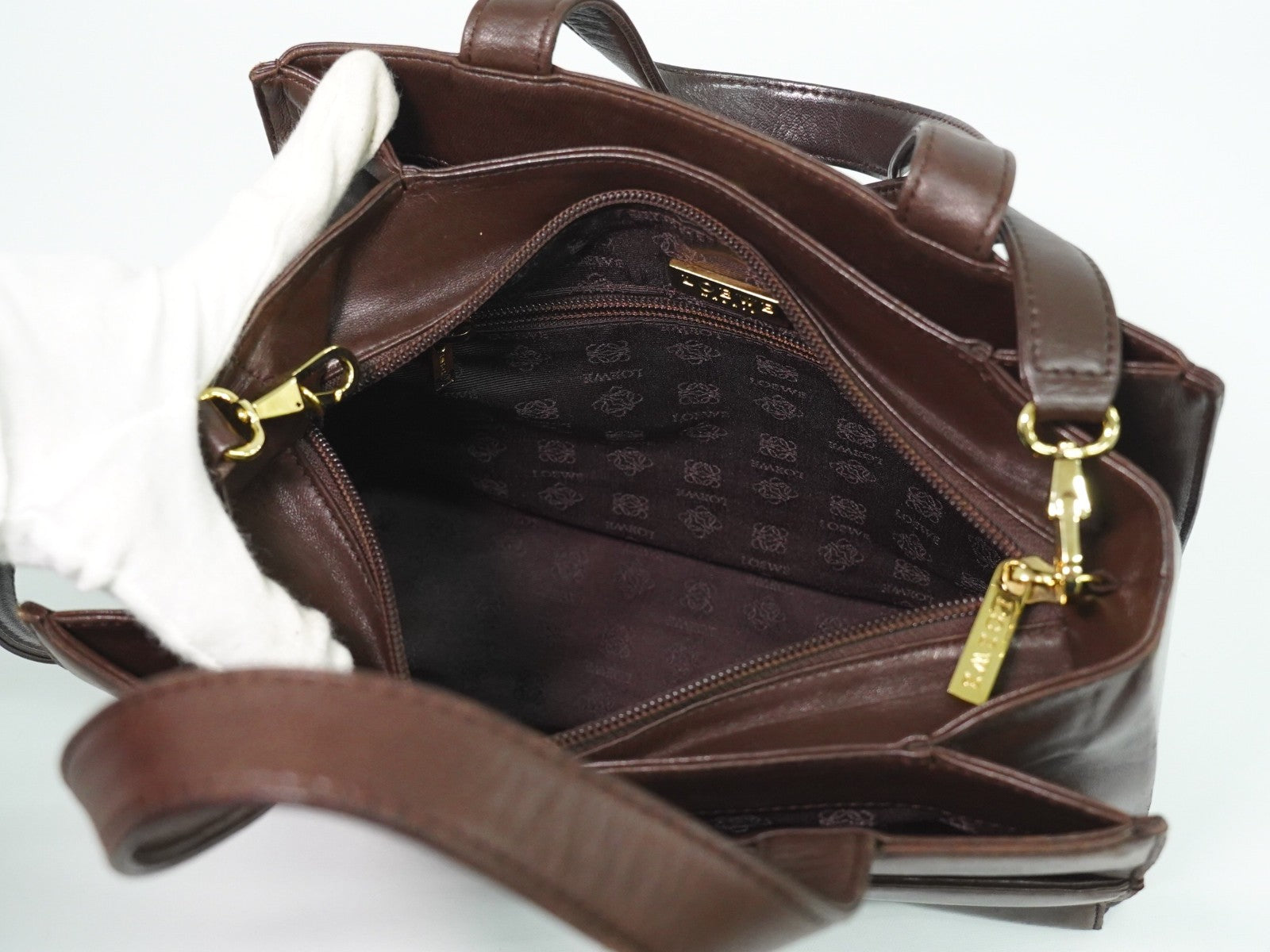 Loewe Vintage Anagram Handbag Leather Brown Leather Handbag (Pre-Owned)