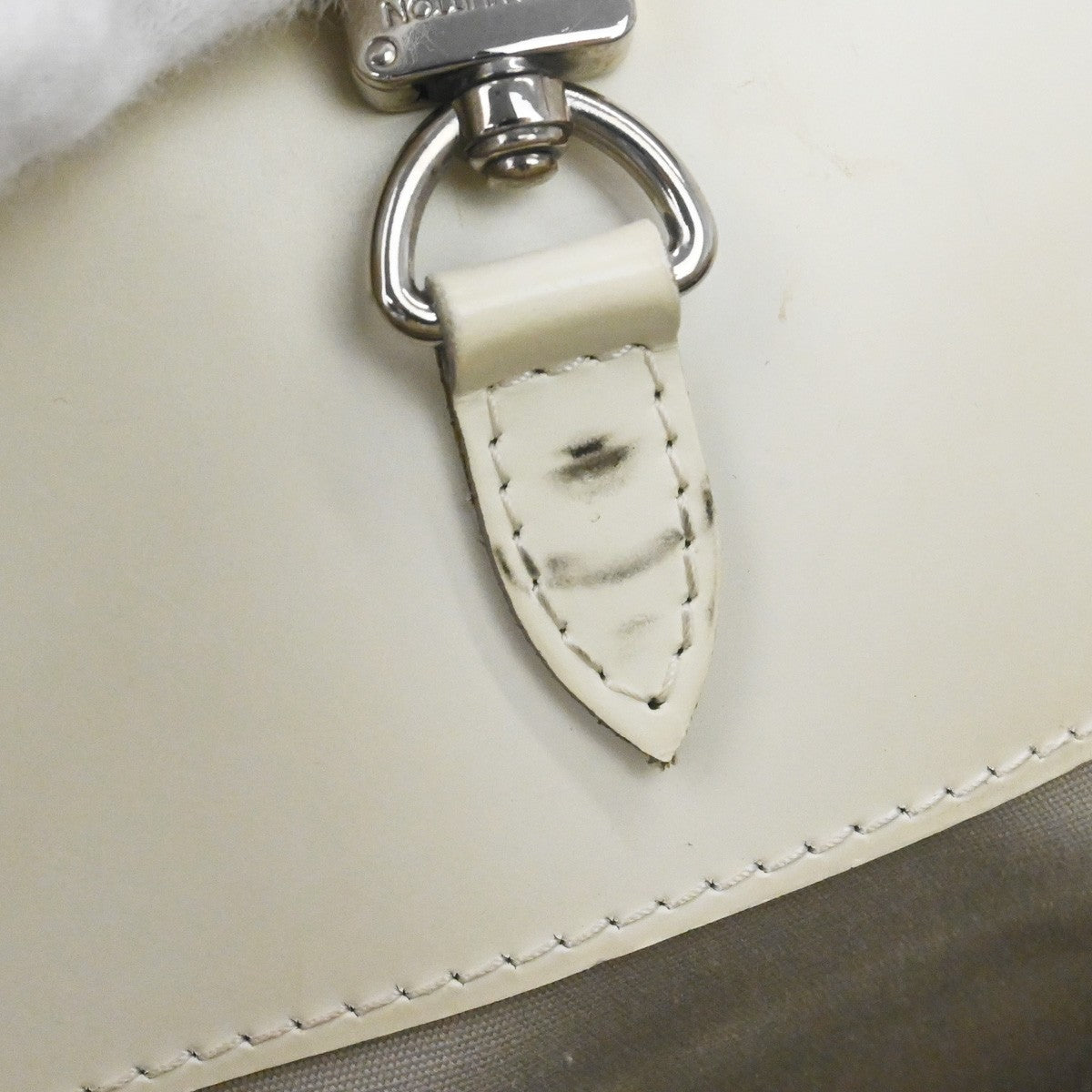 Louis Vuitton Passy Tote Epi Leather White Leather Handbag (Pre-Owned)