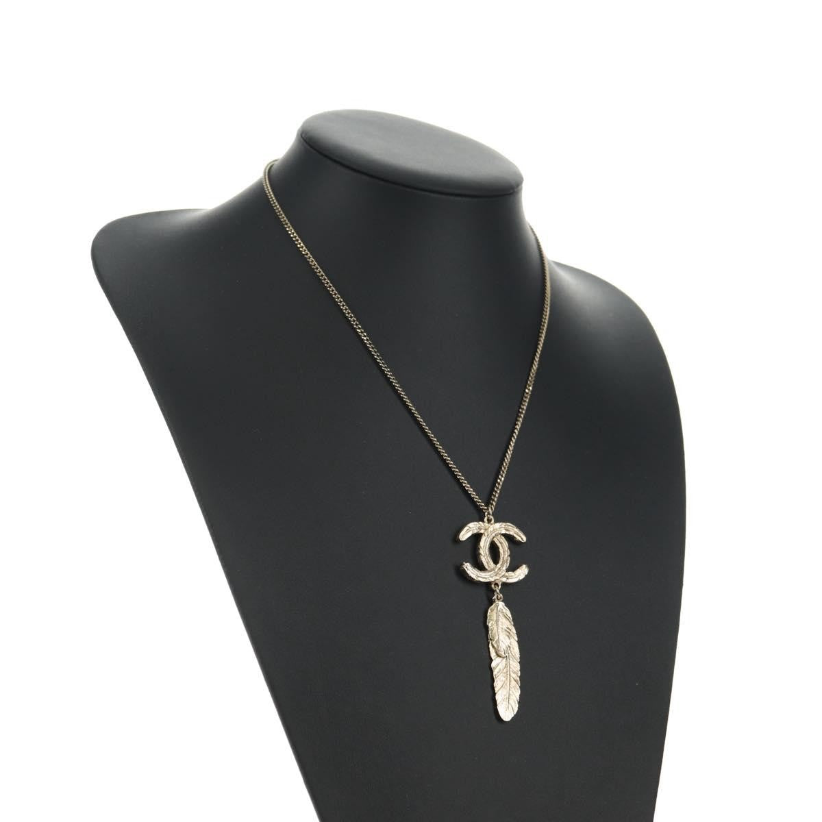 Chanel Feather Cc Pendant Necklace Metal Gold Metal Necklace Jewelry (Pre-Owned)
