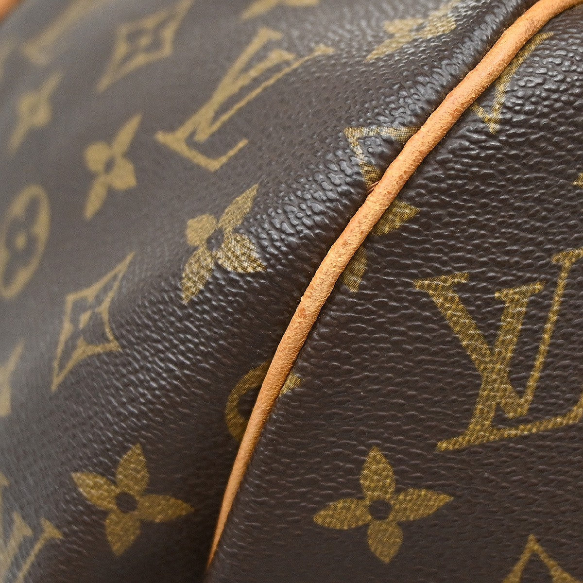 Louis Vuitton Keepall Bag Monogram Canvas Brown Canvas Travel Bag Bag (Pre-Owned)