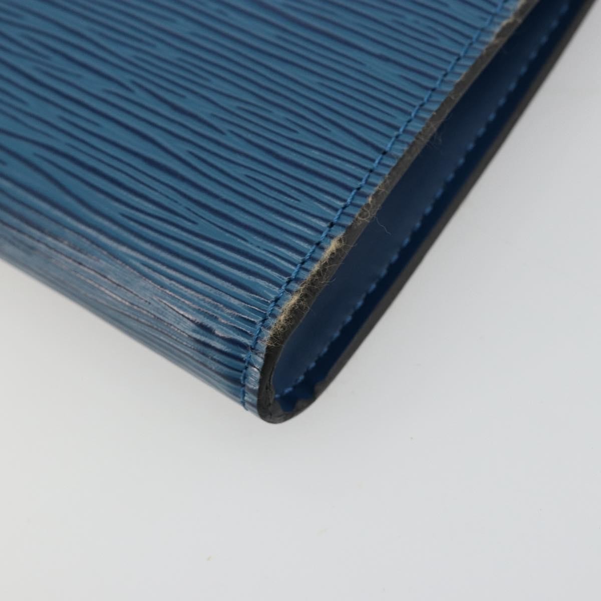 Louis Vuitton Pochette Accessoires Epi Leather Blue Leather Clutche & Pouche Bag (Pre-Owned)