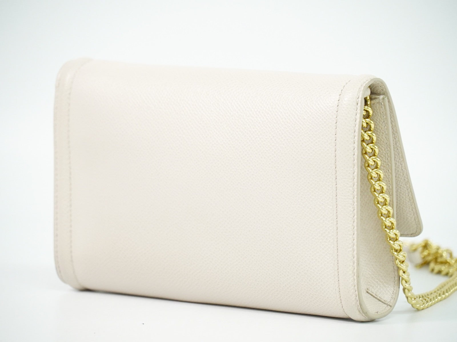 Salvatore Ferragamo Vara Bow Chain Flap Bag Leather Beige Leather Shoulder Bag Bag (Pre-Owned)