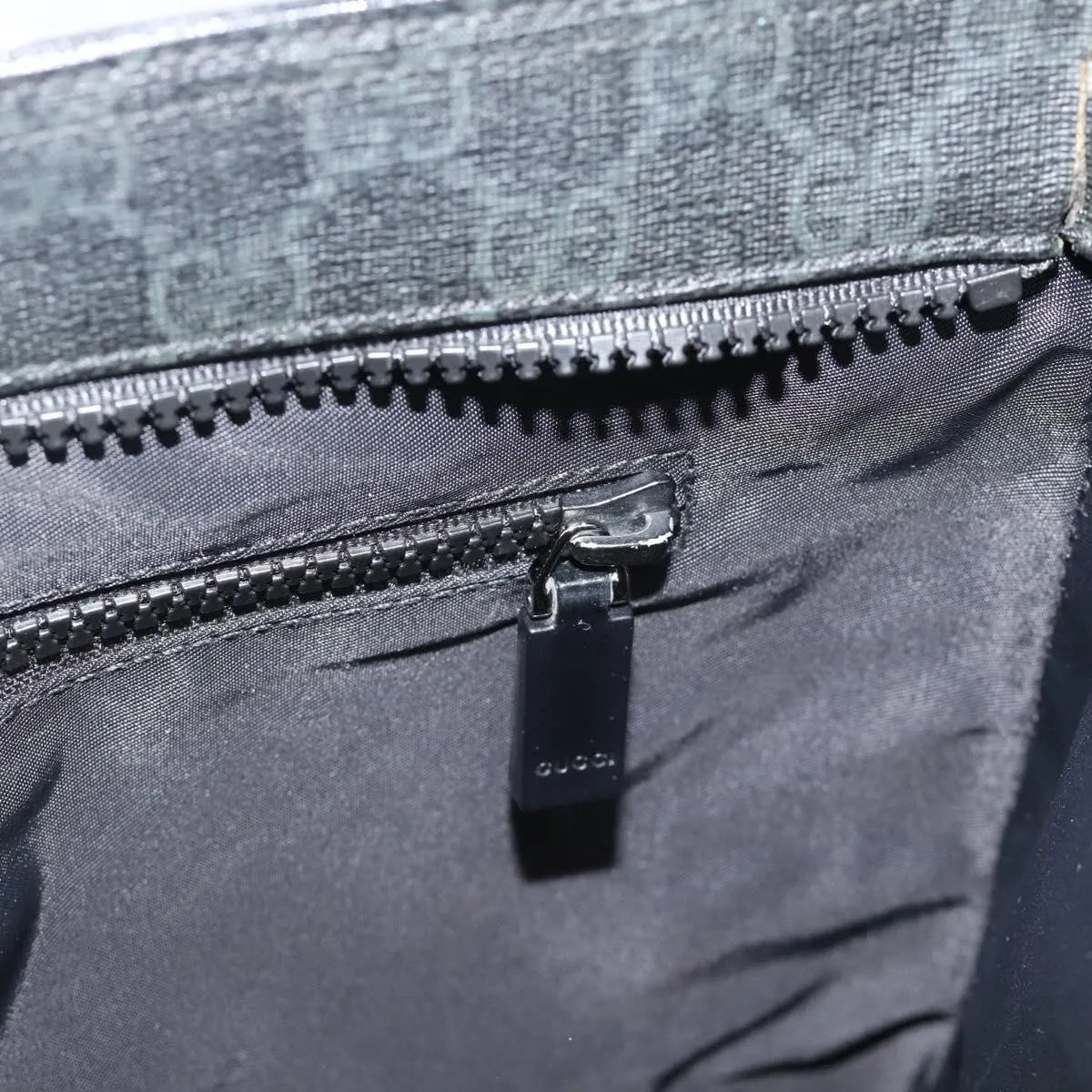 Gucci Vintage Flat Messenger Gg Canvas And Leather Black Canvas Shoulder Bag Bag (Pre-Owned)