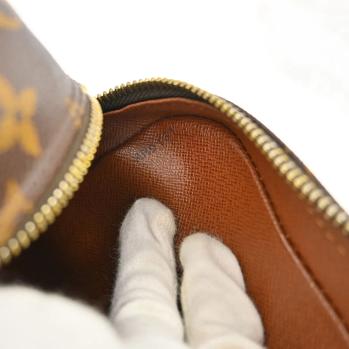 Louis Vuitton Nil Messenger Monogram Canvas Brown Canvas Shoulder Bag Bag (Pre-Owned)